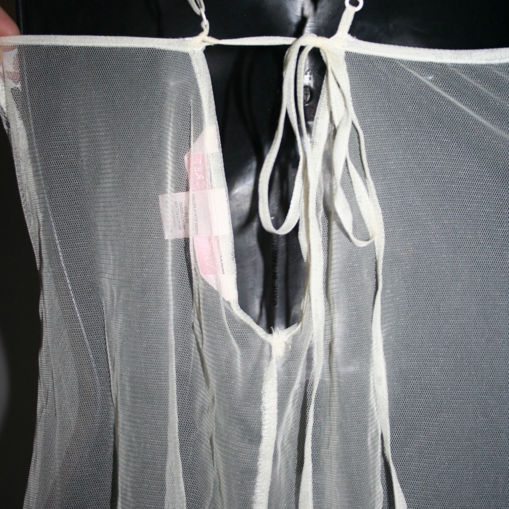 VS Victoria Secrets See Thru White/Cream Nighty - Picture 8 of 8
